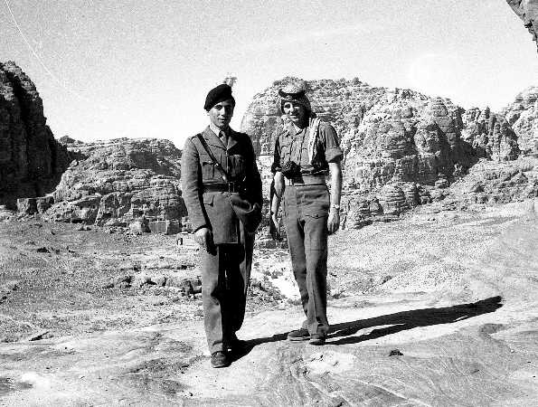 Images/1951 1LF 1950  Aquaba  Visit to Petra with Legioaires700.jpg